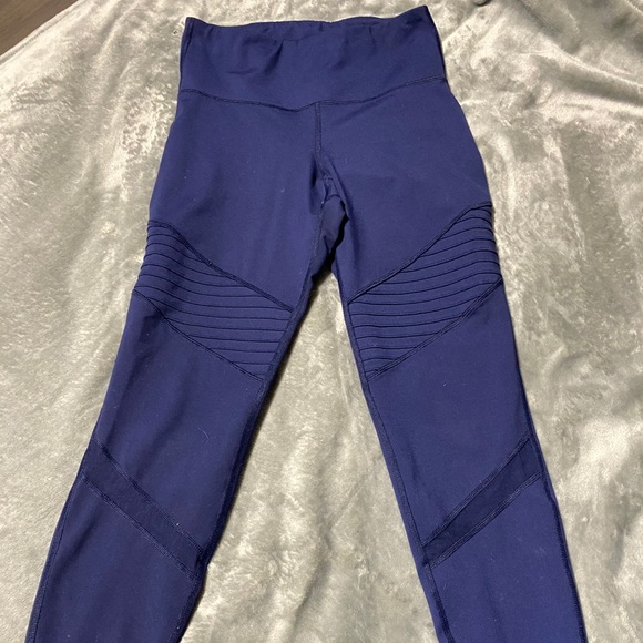 LEGGINGS ON SALE! 🖤 - Picture 9 of 13